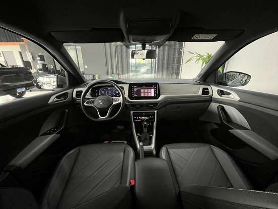 VOLKSWAGEN-T-CROSS-1.0 200 TSI TOTAL FLEX AUTOMÁTICO VOLKSWAGEN-T-CROSS-2024