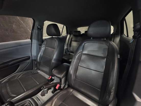 VOLKSWAGEN-T-CROSS-2021