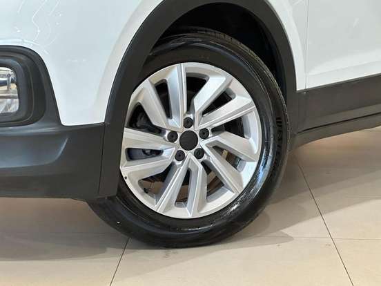 VOLKSWAGEN-T-CROSS-2020