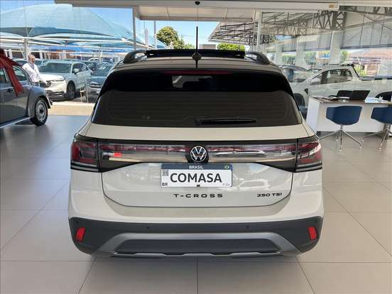 VOLKSWAGEN-T-CROSS-2025