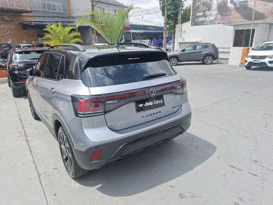 VOLKSWAGEN-T-CROSS-2024