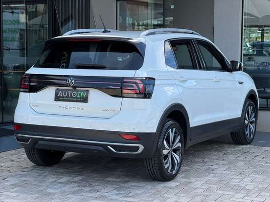 VOLKSWAGEN-T-CROSS-2021