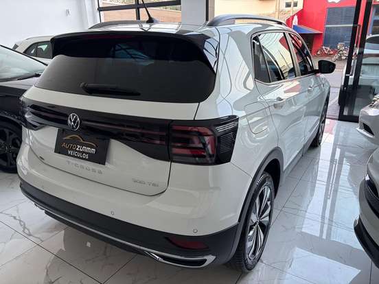 VOLKSWAGEN-T-CROSS-2021