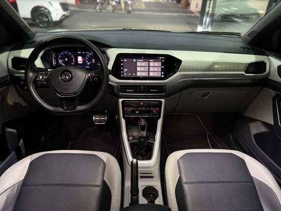 VOLKSWAGEN-T-CROSS-2021