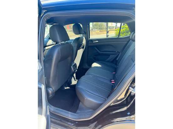 VOLKSWAGEN-T-CROSS-2025