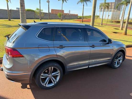 VOLKSWAGEN-TIGUAN-2019