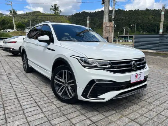 VOLKSWAGEN-TIGUAN-2.0 300 TSI GASOLINA ALLSPACE R-LINE AUTOMÁTICO VOLKSWAGEN-TIGUAN-2024