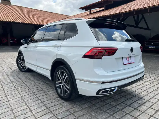 VOLKSWAGEN-TIGUAN-2.0 300 TSI GASOLINA ALLSPACE R-LINE AUTOMÁTICO VOLKSWAGEN-TIGUAN-2024