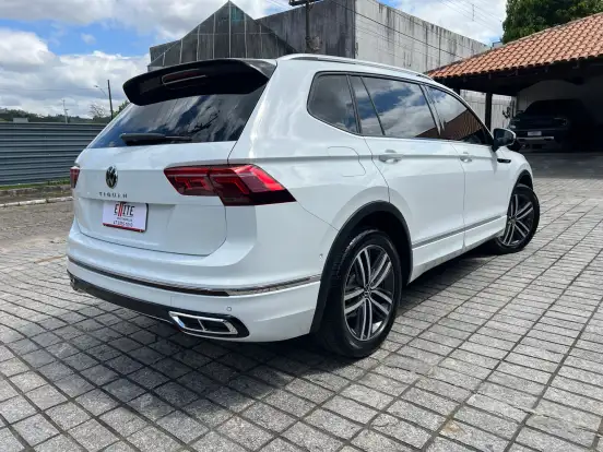 VOLKSWAGEN-TIGUAN-2.0 300 TSI GASOLINA ALLSPACE R-LINE AUTOMÁTICO VOLKSWAGEN-TIGUAN-2024