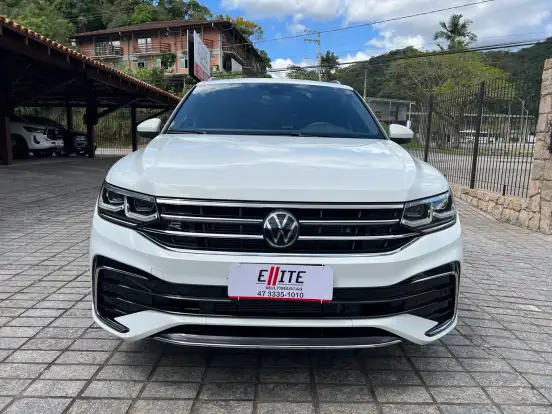 VOLKSWAGEN-TIGUAN-2.0 300 TSI GASOLINA ALLSPACE R-LINE AUTOMÁTICO VOLKSWAGEN-TIGUAN-2024