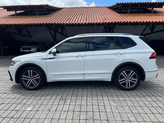 VOLKSWAGEN-TIGUAN-2.0 300 TSI GASOLINA ALLSPACE R-LINE AUTOMÁTICO VOLKSWAGEN-TIGUAN-2024