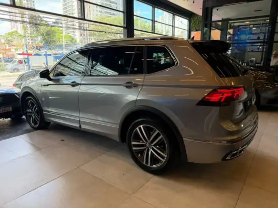 VOLKSWAGEN-TIGUAN-2023