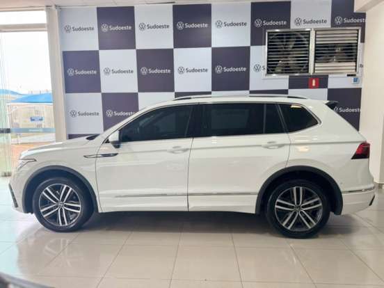 VOLKSWAGEN-TIGUAN-2024