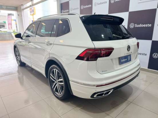 VOLKSWAGEN-TIGUAN-2024