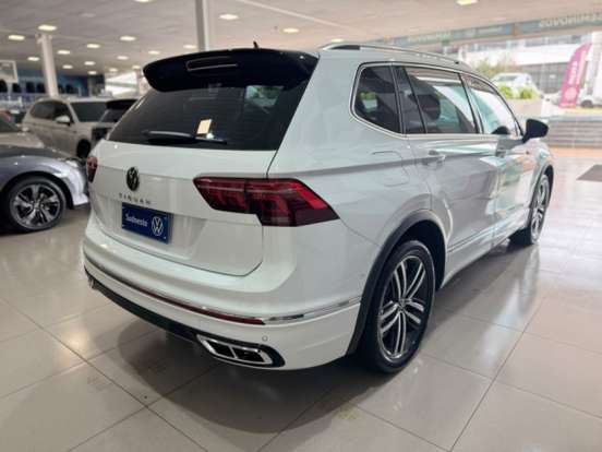 VOLKSWAGEN-TIGUAN-2.0 300 TSI GASOLINA ALLSPACE R-LINE AUTOMÁTICO VOLKSWAGEN-TIGUAN-2024