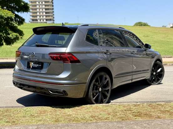 VOLKSWAGEN-TIGUAN-2023