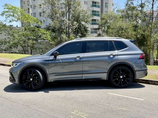 VOLKSWAGEN-TIGUAN-2023