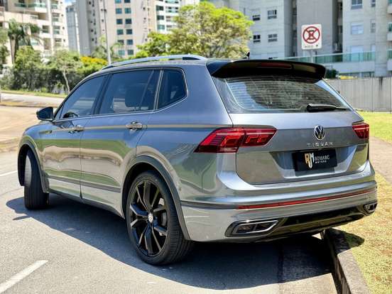 VOLKSWAGEN-TIGUAN-2023