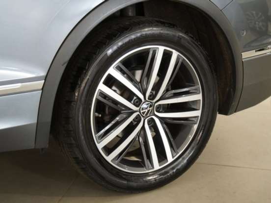 VOLKSWAGEN-TIGUAN-2.0 300 TSI GASOLINA ALLSPACE R-LINE AUTOMÁTICO VOLKSWAGEN-TIGUAN-2024