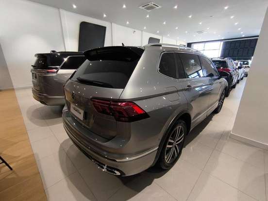 VOLKSWAGEN-TIGUAN-2.0 300 TSI GASOLINA ALLSPACE R-LINE AUTOMÁTICO VOLKSWAGEN-TIGUAN-2023