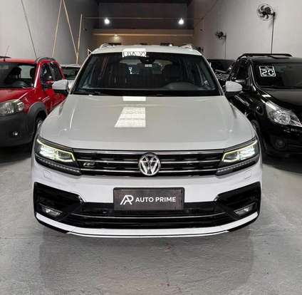 VOLKSWAGEN-TIGUAN-2019
