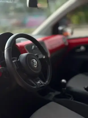 VOLKSWAGEN-UP-2015