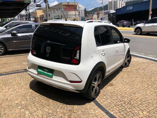 VOLKSWAGEN-UP-1.0 170 TSI TOTAL FLEX XTREME 4P MANUAL VOLKSWAGEN-UP-2019