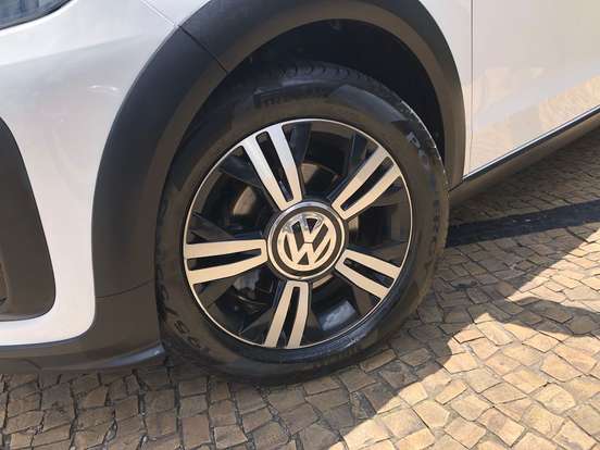 VOLKSWAGEN-UP-2019