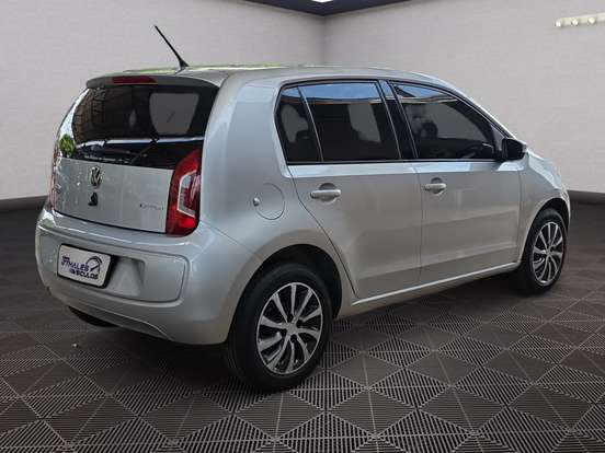 VOLKSWAGEN-UP-2015