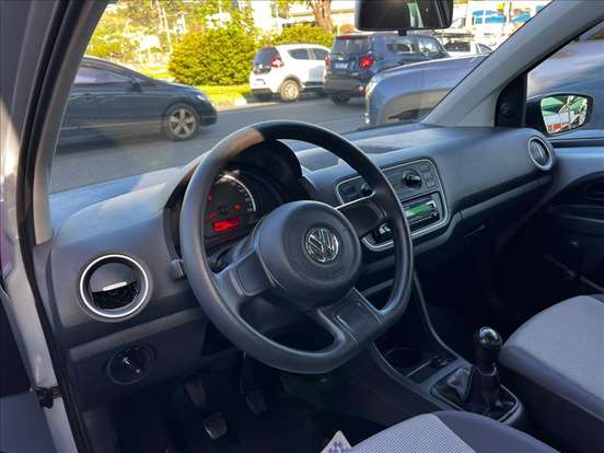 VOLKSWAGEN-UP-2016