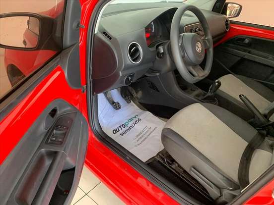 VOLKSWAGEN-UP-2016