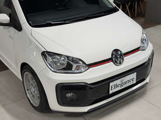 VOLKSWAGEN-UP-2017
