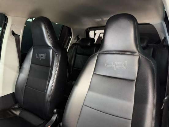 VOLKSWAGEN-UP-2016