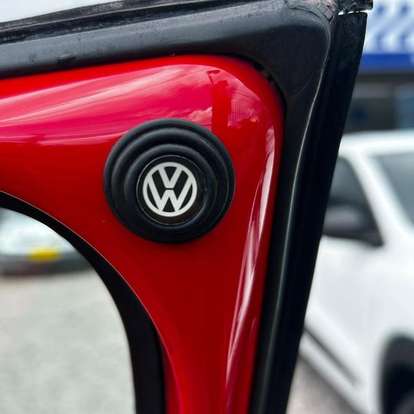 VOLKSWAGEN-UP-2016