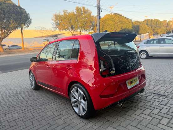 VOLKSWAGEN-UP-2017