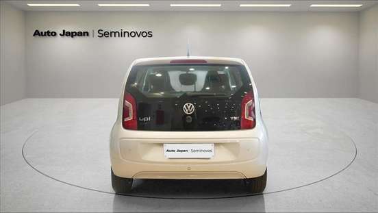 VOLKSWAGEN-UP-2015
