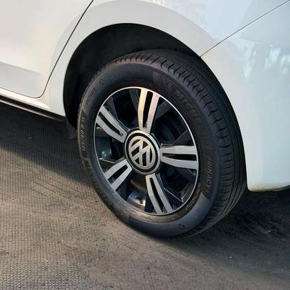 VOLKSWAGEN-UP-2019