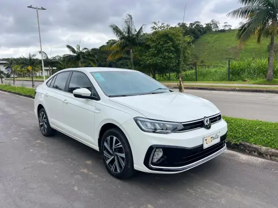 VOLKSWAGEN VIRTUS 1.0 200 TSI HIGHLINE AUTOMÁTICO
