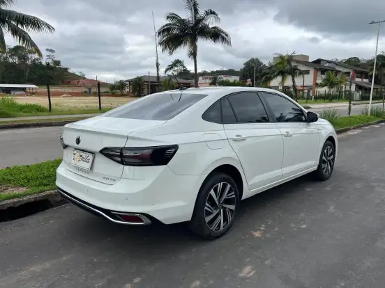 VOLKSWAGEN-VIRTUS-1.0 200 TSI HIGHLINE AUTOMÁTICO VOLKSWAGEN-VIRTUS-2023