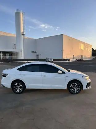 VOLKSWAGEN-VIRTUS-2023