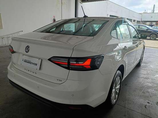 VOLKSWAGEN-VIRTUS-2024