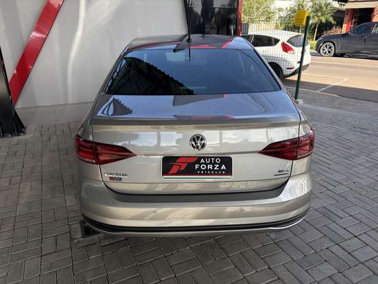 VOLKSWAGEN-VIRTUS-2018