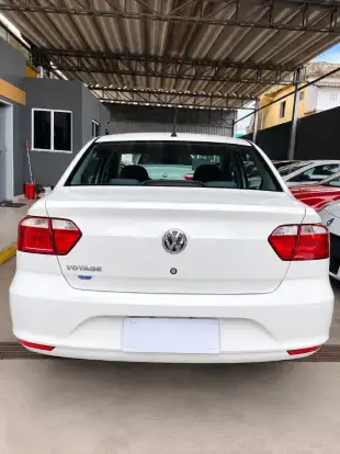 VOLKSWAGEN-VOYAGE-2013