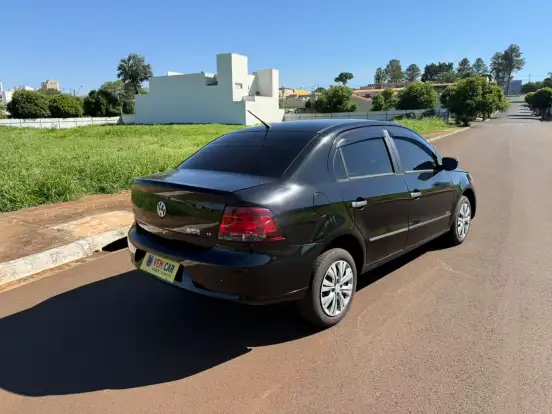 VOLKSWAGEN-VOYAGE-2011