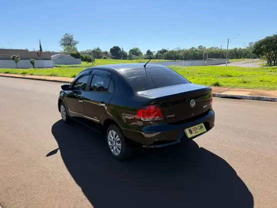 VOLKSWAGEN-VOYAGE-2011