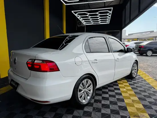 VOLKSWAGEN-VOYAGE-2021