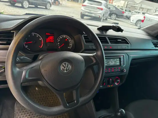 VOLKSWAGEN-VOYAGE-2021