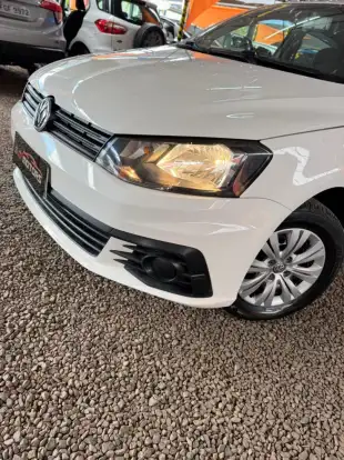 VOLKSWAGEN-VOYAGE-2016