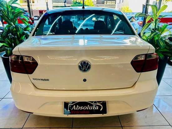 VOLKSWAGEN-VOYAGE-1.0 MI 8V FLEX 4P MANUAL VOLKSWAGEN-VOYAGE-2014