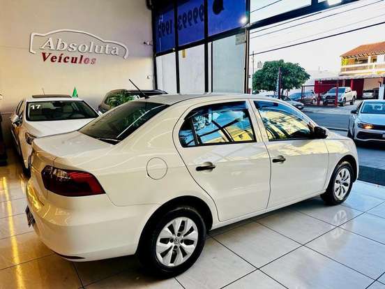 VOLKSWAGEN-VOYAGE-2014